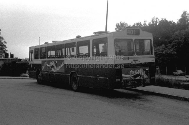 SL-buss nr 5197 vid vändplanen vid Flaten, Älta, Stockholm. (1987)