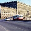 Metropolbuss nr 59 på Strömbron framför Kungliga slottet, Stockholm. (1960-talet)
