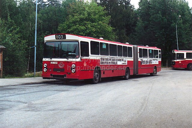 SL-bus nr 6441 on line 803 at the turnaround in Nyfors, Tyresö, Stockholm. (1987)