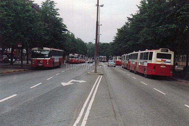 SL-bussar vid Ringvägen, Södermalm, Stockholm. (1987)