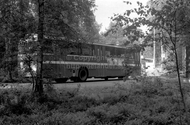 SL bus nr 5198 at the turnaround in Tyresö brevik. (1987)